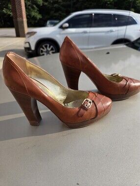 Vintage Dolce & Gabbana Brown Leather Heel
